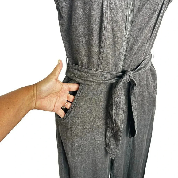 91 Cotton On Black Charcoal Denim Zip Front Tie Belt Jumpsuit Romper Women's 2 - Picture 3 of 9